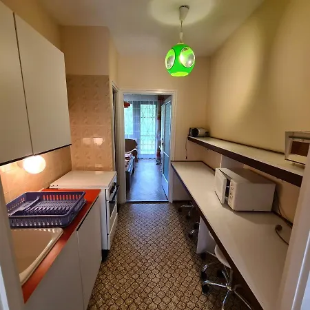 Örzse Apartman Apartman *